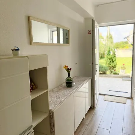 Fabo In Dalmatien Apartman Podstrana